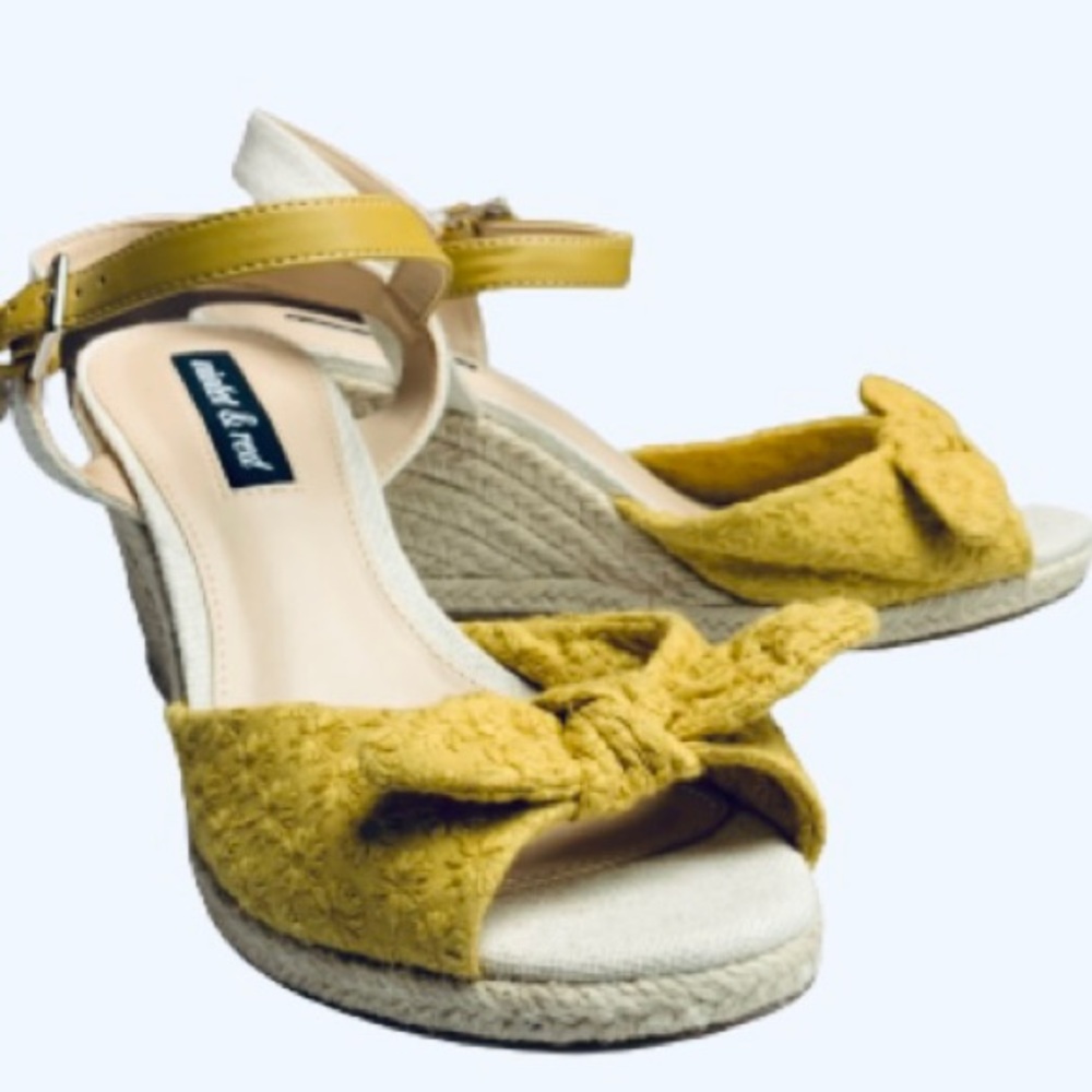 Violet And Red Yellow Wedges Sandals Bow Ankle Strap NWOB Embroidered 8.5😍